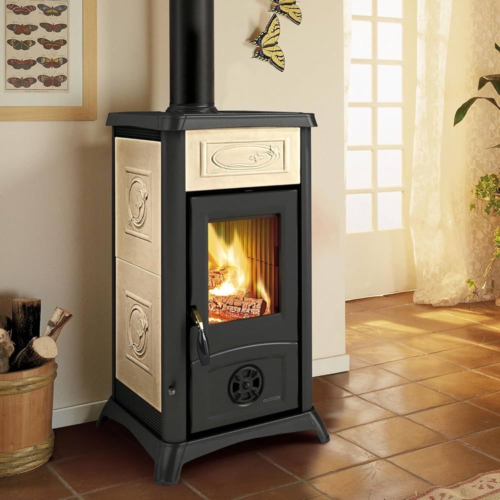 Italian wood burning stove La Nordica Gemma Ecru, 6kW |  |  |