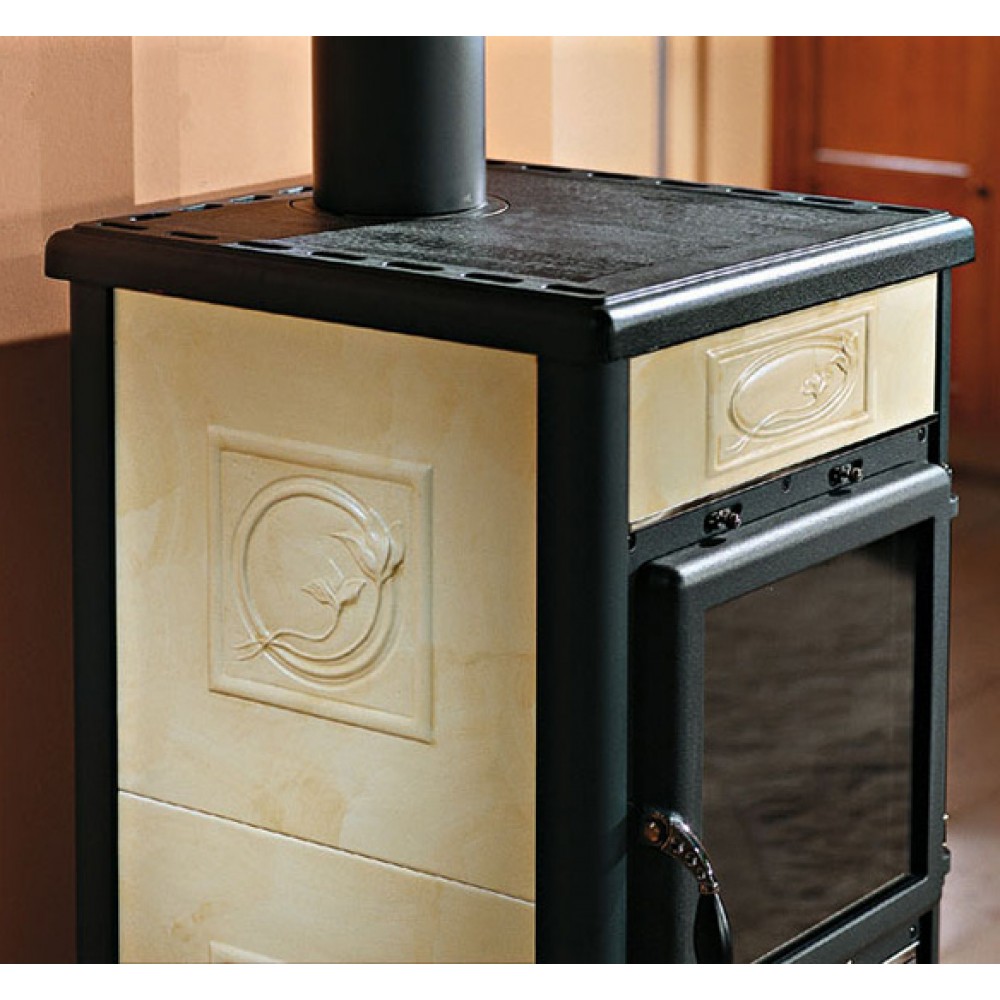 Italian wood burning stove La Nordica Rossella R1 beige, 8.8kW |  |  |